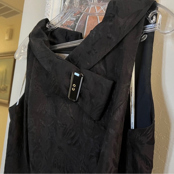 Gorgeous  elegant black floral sheath, size 8 by Kay Unger NY--Classy! - Picture 6 of 12